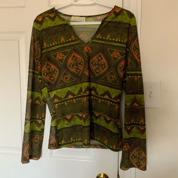 Pretty, sheer and flowy long sleeve - Picture 2 of 4